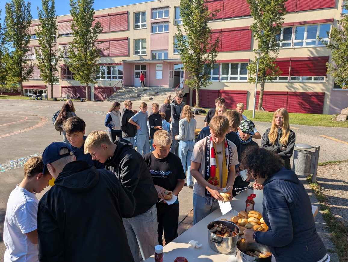 PXL 20250929 094331333 MEDIUM